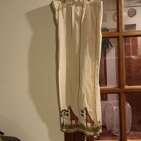 Vintage Linen blend tank and capri set - Picture 5 of 7